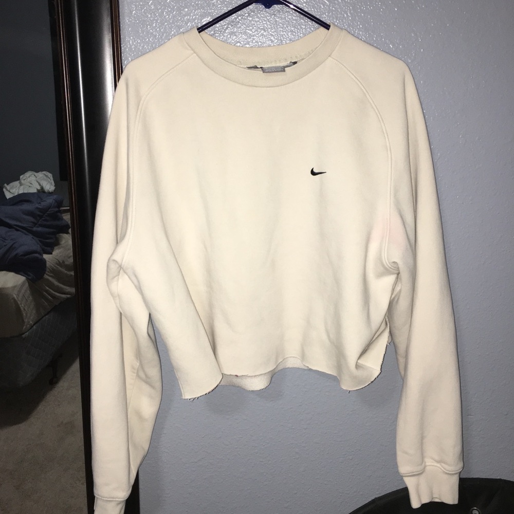 Nike cropped long sleeve crewneck